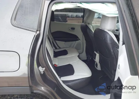 2018 Jeep Compass Latitude 4X4 from USA, damaged, VIN 3C4NJDBB9JT142781